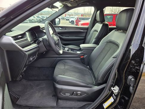 New 2026 Jeep Grand Cherokee L 4WD image 13