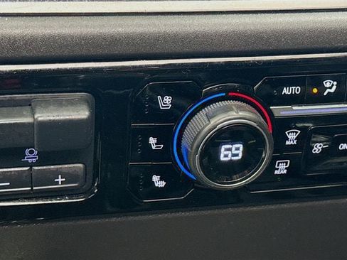 Used 2022 Chevrolet Silverado 1500 ZR2 w/ Technology Package image 24