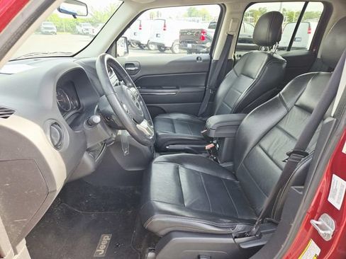 Used 2011 Jeep Patriot Latitude FWD image 8