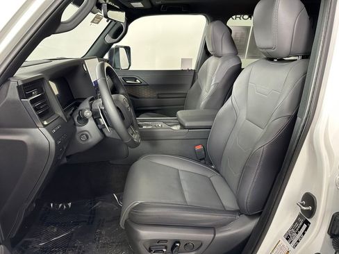 Used 2025 Lexus GX 550 w/ Accessory Package (2T) image 18