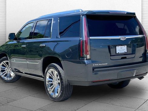 Used 2020 Cadillac Escalade Premium Luxury w/ LPO, Radiant Package AWD/4WD image 11