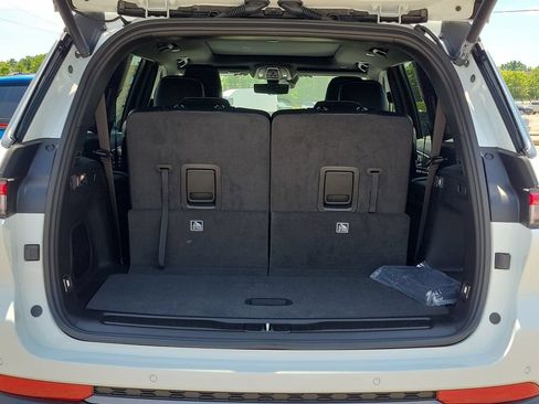 New 2026 Jeep Grand Cherokee L Limited AWD/4WD image 7