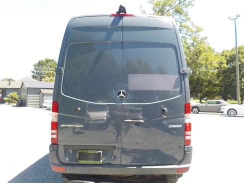 Used 2018 Mercedes-Benz Sprinter 2500 image 4