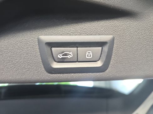 Used 2025 BMW X5 xDrive50e AWD/4WD image 13