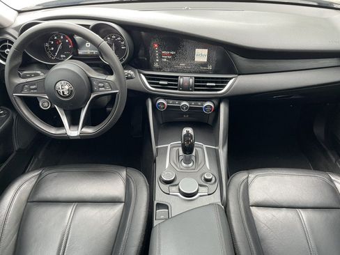 Used 2017 Alfa Romeo Giulia RWD image 14