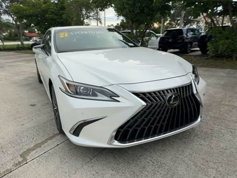 Certified 2024 Lexus ES 300h w/ Premium Package FWD image 3