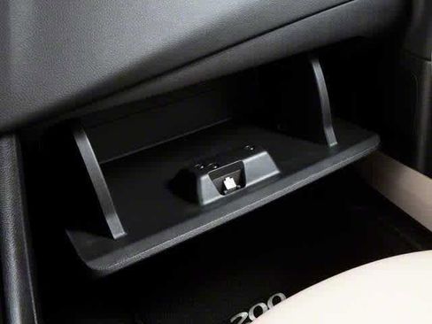 Used 2013 Chrysler 200 Touring w/ S Exterior Appearance Pkg image 11