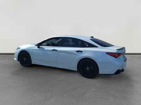 Used 2021 Toyota Avalon XSE FWD image 3