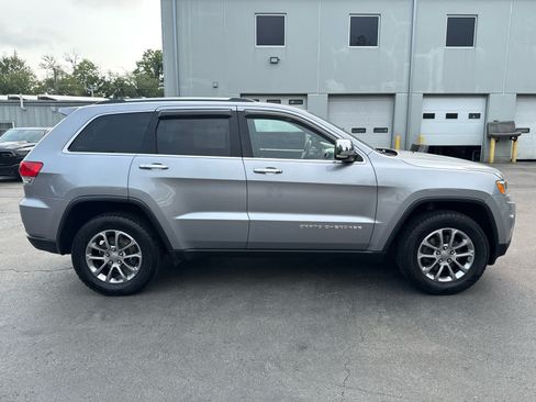 Used 2016 Jeep Grand Cherokee Limited w/ Trailer Tow Group IV AWD/4WD image 2