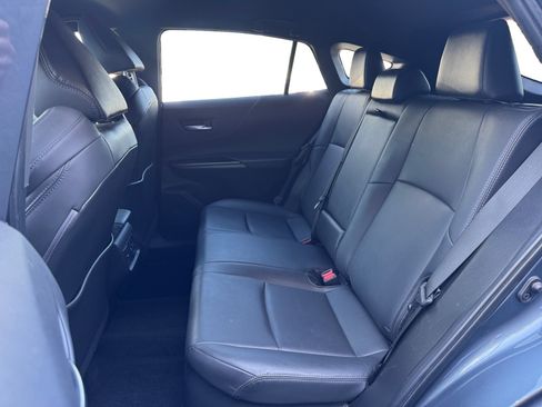 Used 2022 Toyota Venza XLE AWD/4WD image 13