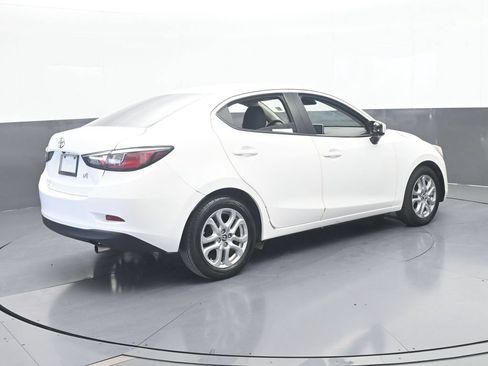 Used 2017 Toyota Yaris iA FWD image 6