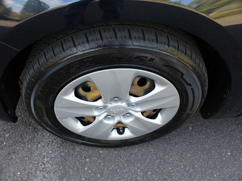 Used 2018 Kia Forte LX image 19