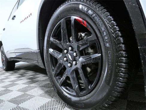 Used 2021 Chevrolet Traverse Premier w/ Redline Edition image 2
