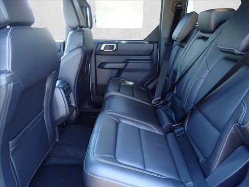 New 2026 Ford Bronco Outer Banks AWD/4WD image 9