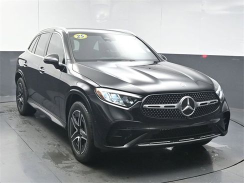 Used 2025 Mercedes-Benz GLC 300 image 2