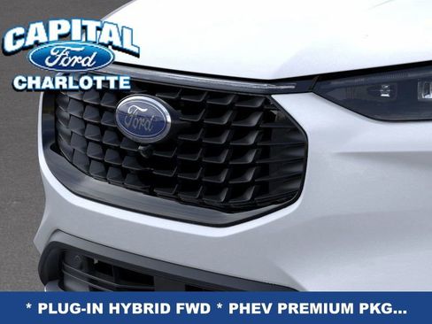 New 2025 Ford Escape SE w/ PHEV Premium Package image 18