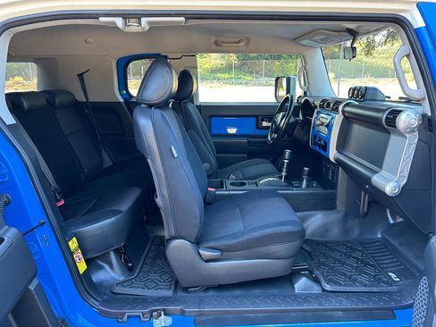 Used 2007 Toyota FJ Cruiser 4WD image 39