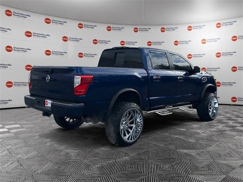 Used 2017 Nissan Titan SV image 5