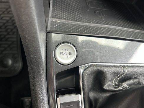 Used 2024 Volkswagen Tiguan SE R-Line AWD/4WD image 16