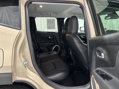Used 2017 Jeep Renegade Trailhawk AWD/4WD image 46