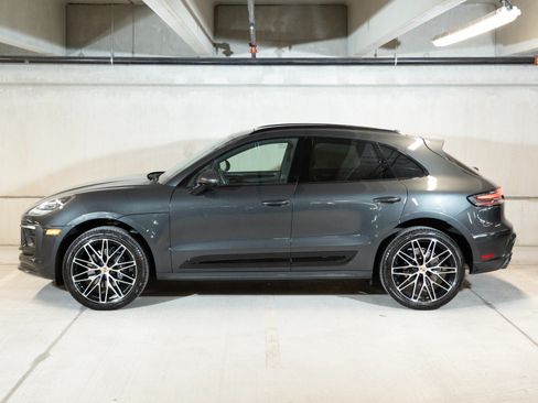 Certified 2026 Porsche Macan AWD/4WD image 3