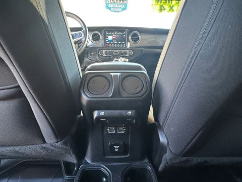 Used 2020 Jeep Wrangler Unlimited Sahara AWD/4WD image 19
