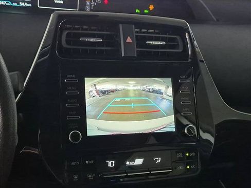 Used 2020 Toyota Prius LE FWD image 14