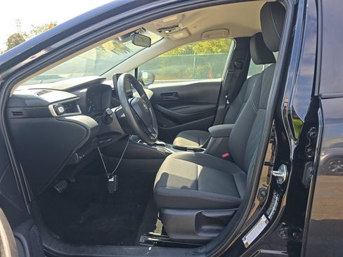 Used 2023 Toyota Corolla LE FWD image 4