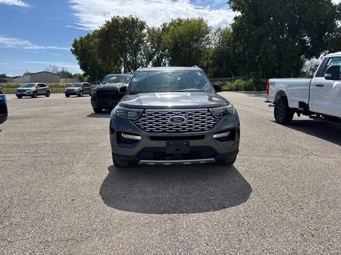 Used 2020 Ford Explorer Platinum w/ Premium Technology Package AWD/4WD image 2