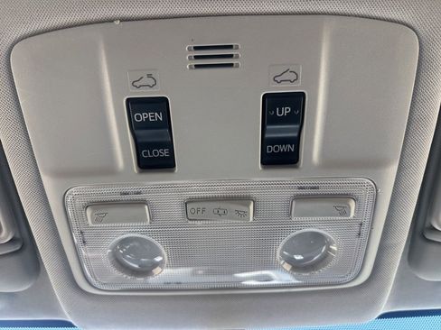 Used 2014 Toyota RAV4 XLE AWD/4WD image 18