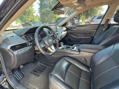Used 2021 Nissan Altima 2.5 SR w/ SR Premium Package FWD image 13