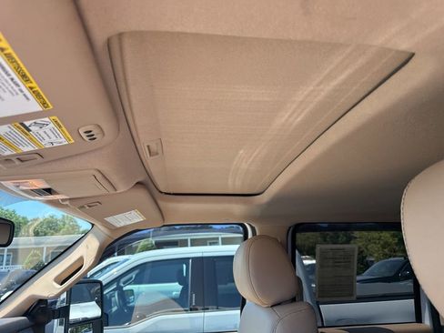 Used 2016 Ford F250 Lariat w/ Lariat Ultimate Package AWD/4WD image 4