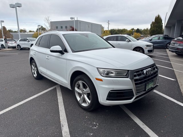 Used 2020 Audi Q5 2.0T Premium w/ Convenience Package AWD/4WD image 2