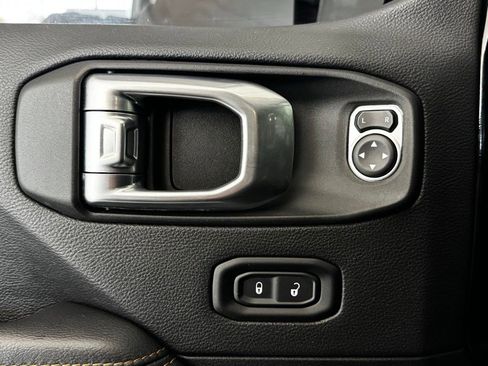 Used 2022 Jeep Gladiator Overland AWD/4WD image 13