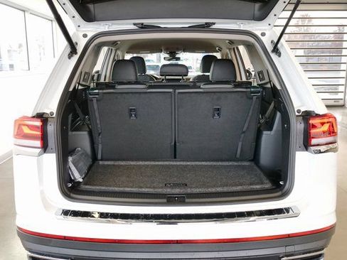 New 2026 Volkswagen Atlas SE image 14