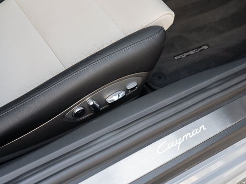 Used 2024 Porsche 718 Cayman RWD image 37