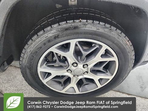 Used 2019 Jeep Grand Cherokee Limited w/ Trailer Tow Group IV AWD/4WD image 33