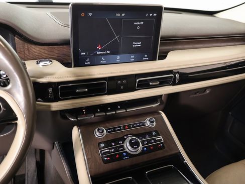 Used 2020 Lincoln Aviator Reserve w/ Equipment Group 201A image 5