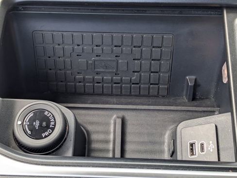 Used 2025 Ford Expedition Active AWD/4WD image 34