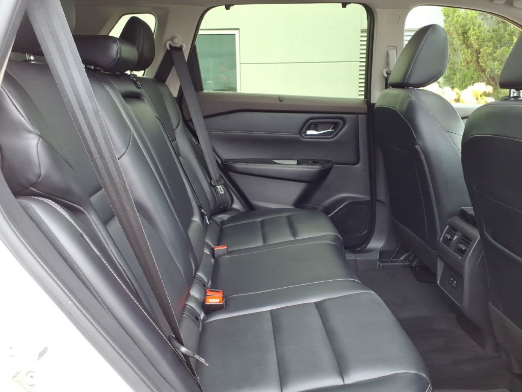 Certified 2023 Nissan Rogue SV w/ SV Premium B Package AWD/4WD image 11