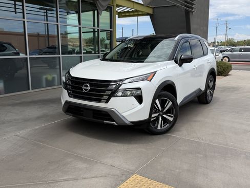 Used 2024 Nissan Rogue SL w/ SL Premium Package AWD/4WD image 2
