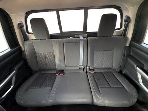Used 2019 Nissan Titan SV w/ SV Convenience Package AWD/4WD image 13