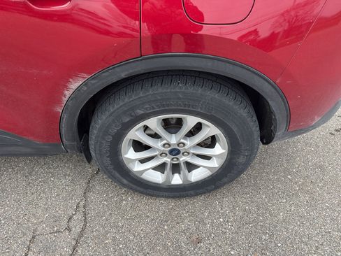 Used 2020 Ford Escape SE image 3