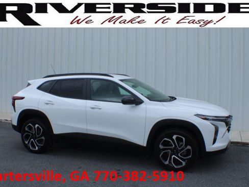 Certified 2025 Chevrolet Trax RS w/ Driver Confidence Package FWD image 1