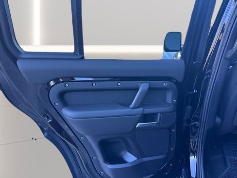 New 2025 Land Rover Defender 110 X-Dynamic SE image 33