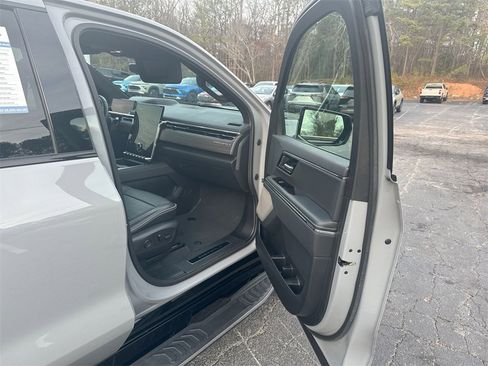 Used 2025 GMC Sierra EV Denali image 29