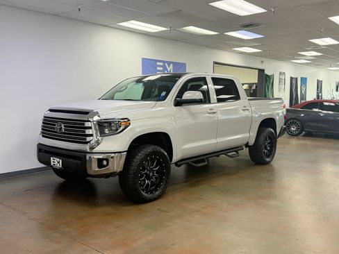 Used 2020 Toyota Tundra Limited w/ Limited Premium Package AWD/4WD image 12