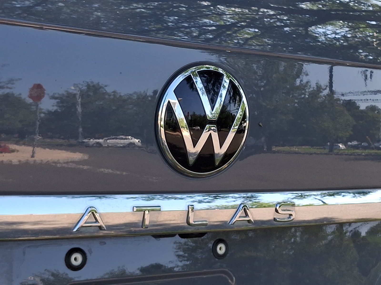 Used 2021 Volkswagen Atlas Cross Sport SE w/ Panoramic Sunroof Package FWD image 31