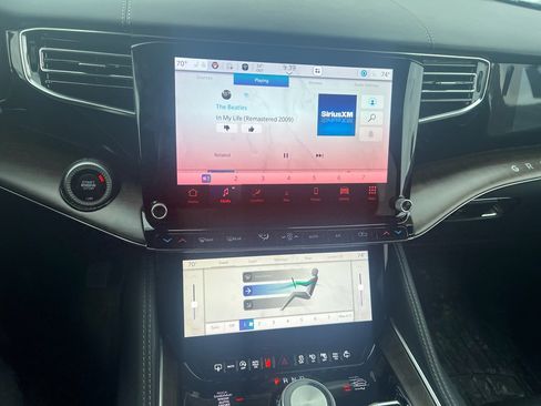 Used 2023 Jeep Grand Wagoneer Series II image 9