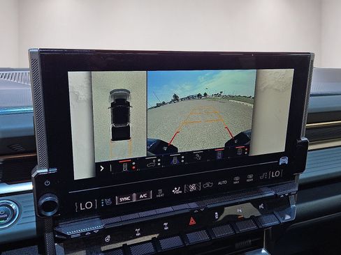 Used 2024 GMC Hummer EV 2X w/ Extreme Off-Road Package AWD/4WD image 28